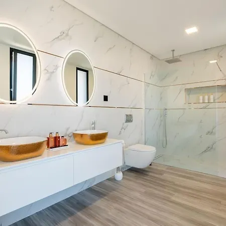 Вилла Lunarenzo Seaview, Pool, Ac, Parking