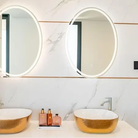 Вилла Lunarenzo Seaview, Pool, Ac, Parking *