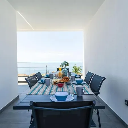 Вилла Lunarenzo Seaview, Pool, Ac, Parking Кальета