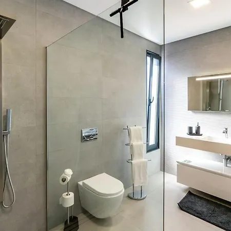 Lunarenzo Seaview, Pool, Ac, Parking Вилла *