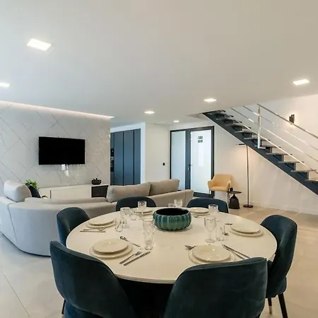 Вилла Lunarenzo Seaview, Pool, Ac, Parking *