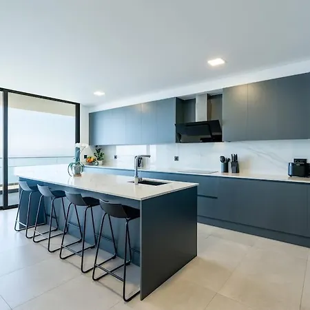 Lunarenzo Seaview, Pool, Ac, Parking 빌라 칼례타