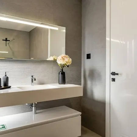 Lunarenzo Seaview, Pool, Ac, Parking *