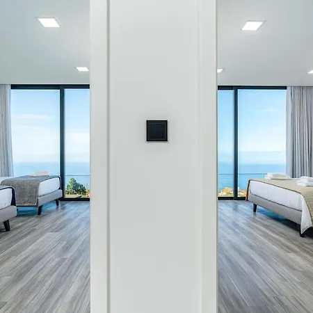 Lunarenzo Seaview, Pool, Ac, Parking كالهيتا