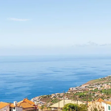 Lunarenzo Seaview, Pool, Ac, Parking فيلة