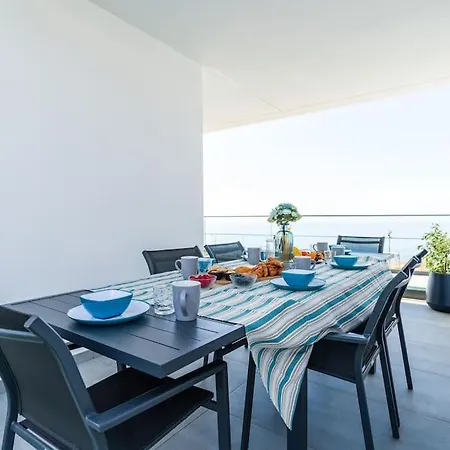 Lunarenzo Seaview, Pool, Ac, Parking كالهيتا