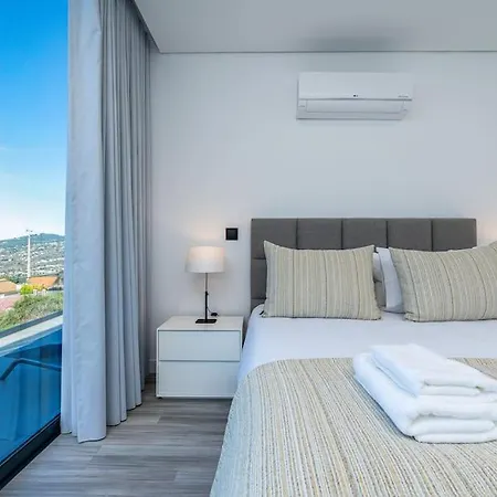 Lunarenzo Seaview, Pool, Ac, Parking فيلة *