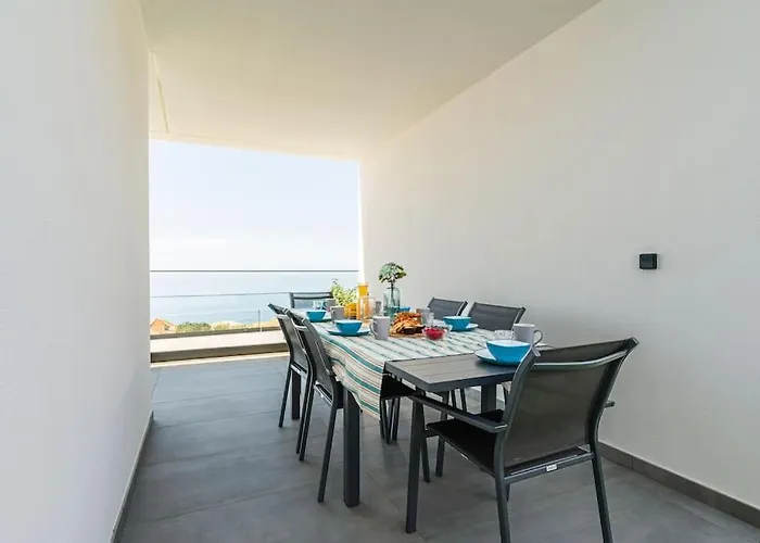 Lunarenzo Seaview, Pool, Ac, Parking *